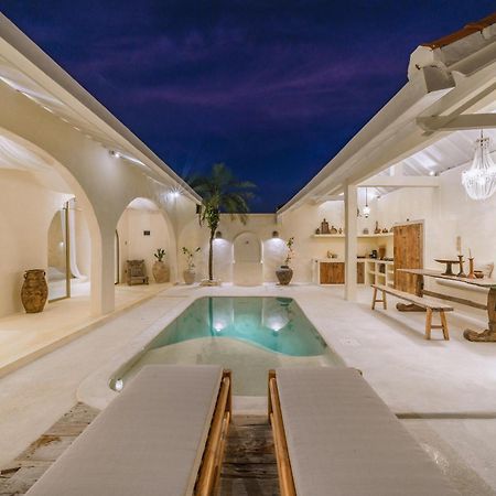 Villa Stella: 2Br Vibrant Mediterranean Oasis チャングー エクステリア 写真