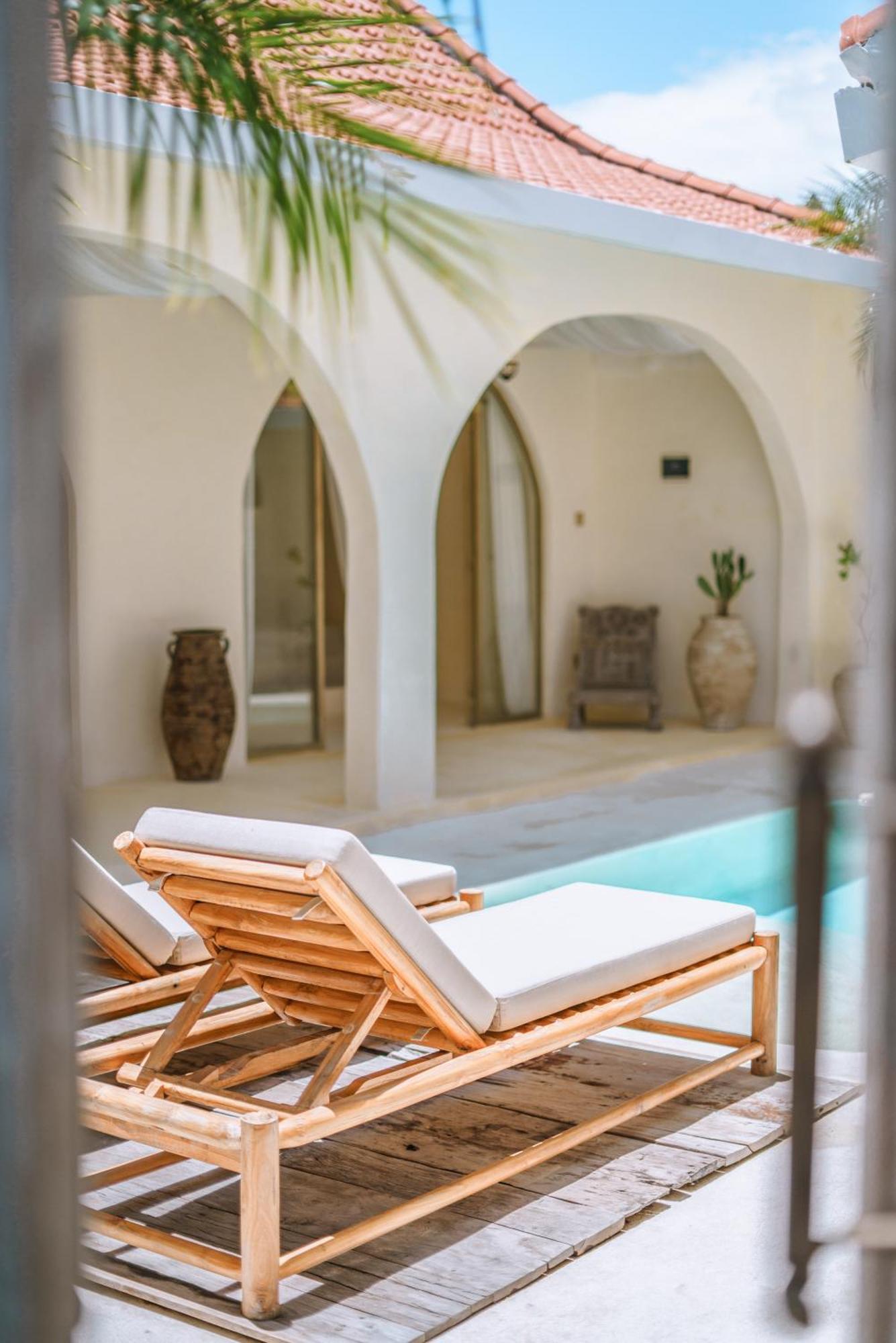 Villa Stella: 2Br Vibrant Mediterranean Oasis チャングー エクステリア 写真
